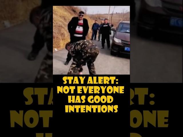 STAY ALERT: NOT EVERYONE HAS GOOD INTENTIONS #shorts #story #lifelessons #motivation #inspiration
