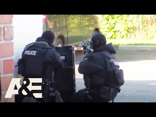 Detroit SWAT: TENSE Standoff with Barricaded Gunman | A&E