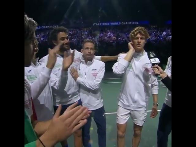Jannik Sinner ed il pensiero per Matteo Berrettini dopo la Vittoria della Coppa Davis 2023 