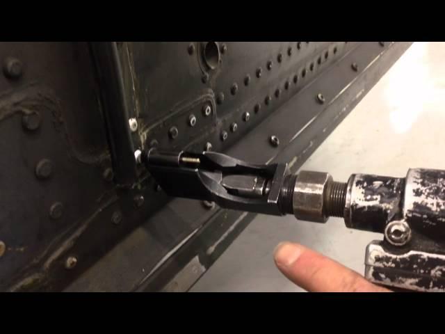How a Cherry-Max rivet gun works. A demonstration.