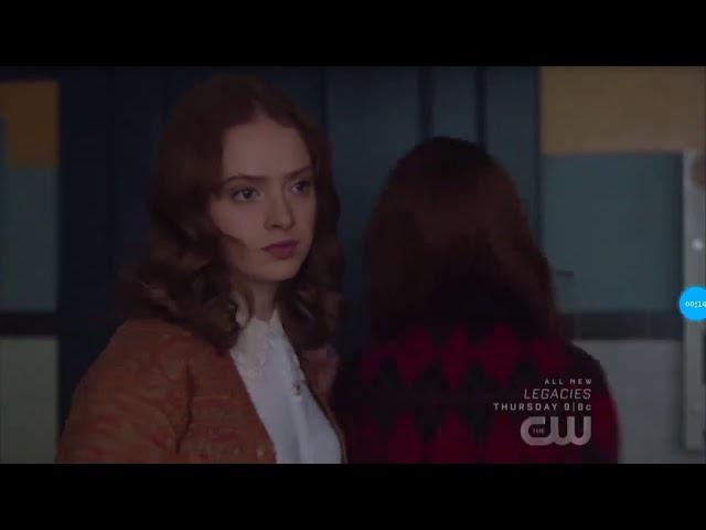 Riverdale 3x16- Cheryl gets mad at Toni for wearing red-Toni sings