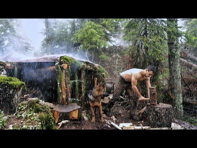 Camping in Hevy Rain - Caught in a Storm! - 3 Day Solo Bushcraft - Building Shelter