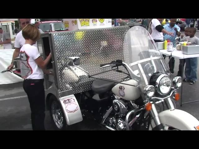 CUSTOM MADE HARLEY DAVIDSON HOT DOG CART TRIKES