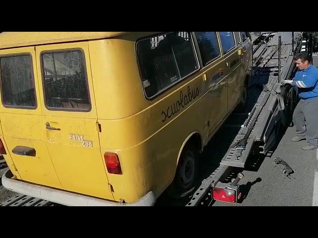 Recupero di un Fiat 238 scuolabus.