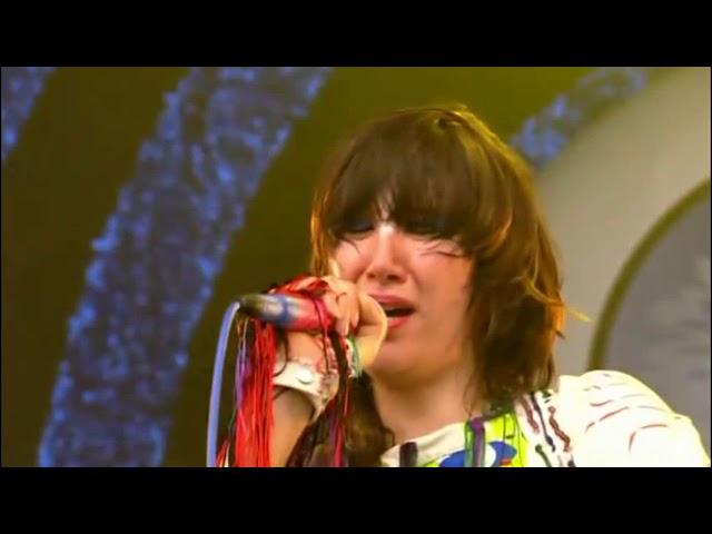 Yeah Yeah Yeahs - Gold Lion (Glastonbury 2009)