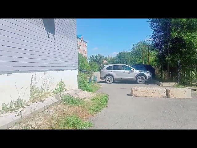 Ам жалау ️ үйдің артында бақыртып итерді