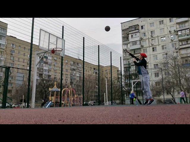 ‍Basketball14NBA-standard free throws in a row (4,2 meters) by grADZor in full  Lacoste 2023.02