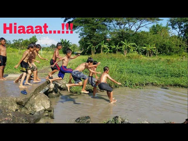 Bocil mandi di kali Seru banget