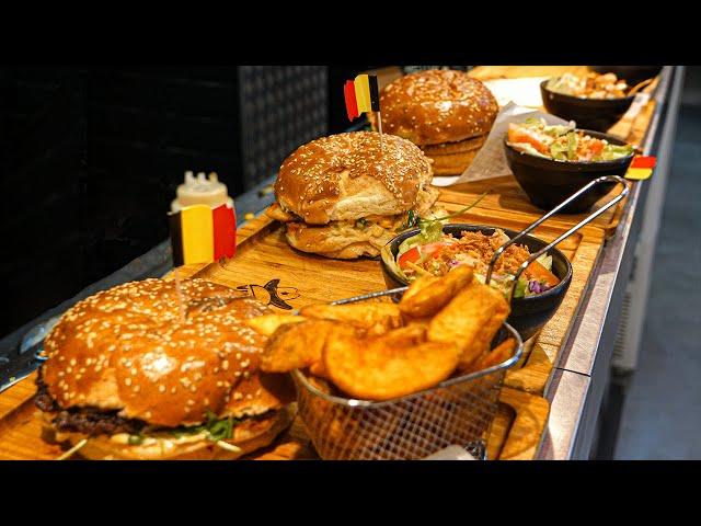 Legendary American burger in this steak house - Halal Street Food