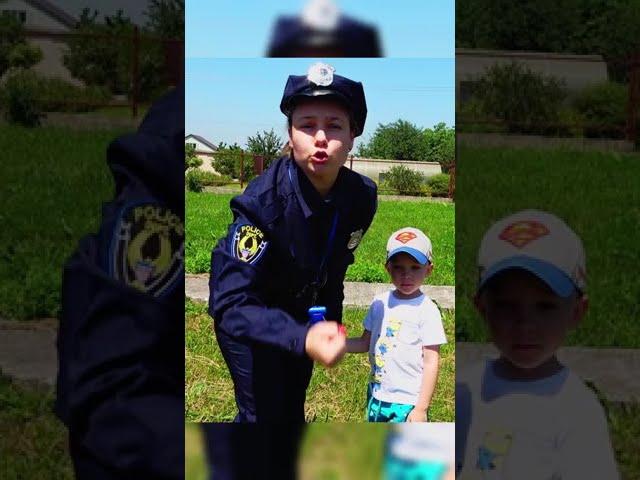 Полицейский против воришки #shorts