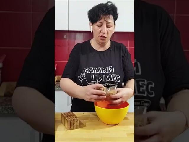 Шоколадная колбаса. Подробный рецепт по ссылке в первом комментарии