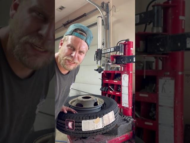 How mechanics fill Big Floppy Tires with air Cheetah tire mounting difficult bead seating 1 man fill