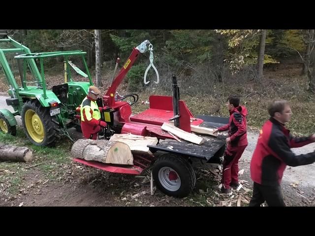 GROWI Holzspalter im Einsatz