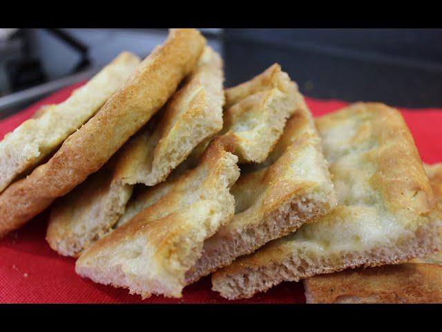 Crispy FOCACCIA - best recipe. Famous Italian bread from Franco and Marta. English subtitles.