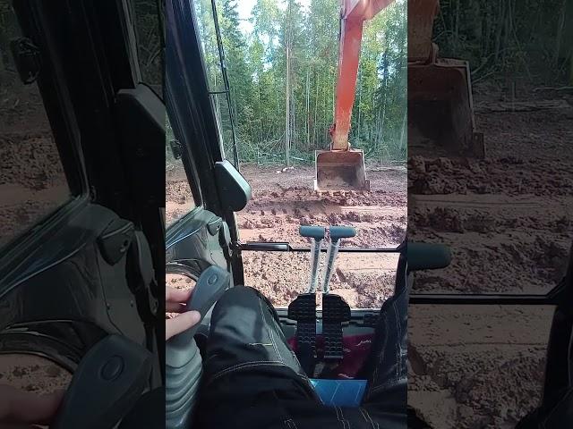 Управлять экскаватором сможет каждый! #машинист_экскаватора