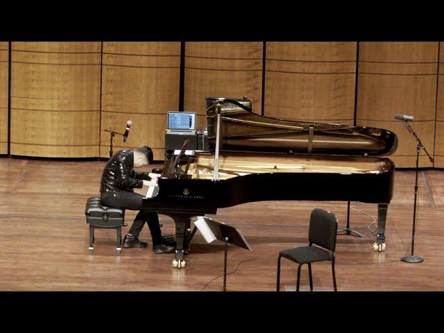 Pianist SHOCKS Audience With Moonlight Sonata Dubstep Remix