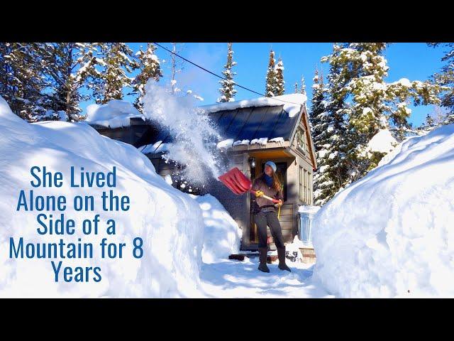 She Lived Alone on the Side of a Mountain for 8 Years, Surrounded by Wildlife and Snow in Wyoming