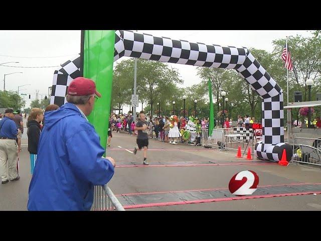 Runners take off in annual Subway Dragon 5k