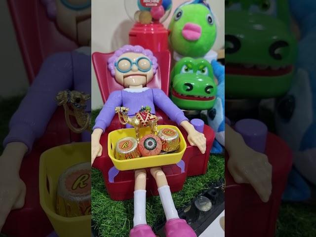 2M VIRAL ‼️ Greedy Granny with Golden Camel🪅️🟡🟢 ️ #shorts #trending #viral