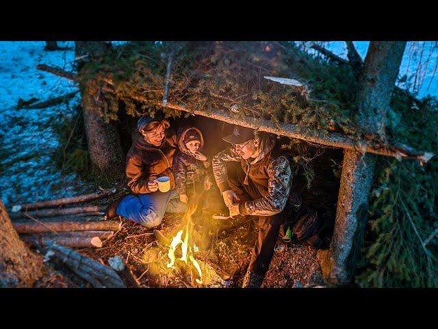 Building a Survival Shelter in the Canadian Wilderness - Bushcraft