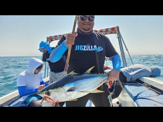 Awesome fight with Yellow Fin Tuna - Fishing in the south east coast of Mauritius Ep 63