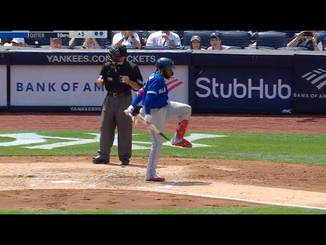 Vladimir Guerrero Jr. DEMOLISHES bat after strike out!! (Bo Jackson-style bat break) 