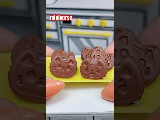 Let’s make MINI kitty cookies! @officialminiverse #miniverse #miniature #shorts