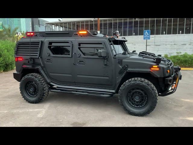 THE_ROCK_BLACK_HUMMER