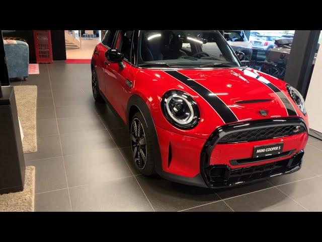 MINI Cooper S 5Door in Chili Red