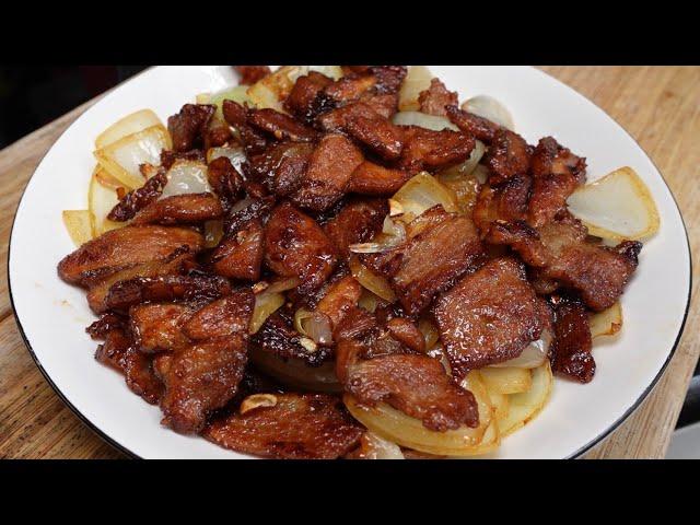 配上米饭超级好吃的干炒洋葱猪肉，做法简单零失败️Served with rice, the fried pork with onion is super delicious