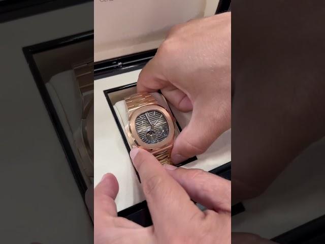 Patek Philippe Nautilus 5712/1R-001 Nautilus Moon Phase in Rose Gold with Sunburst Dial #Unboxing