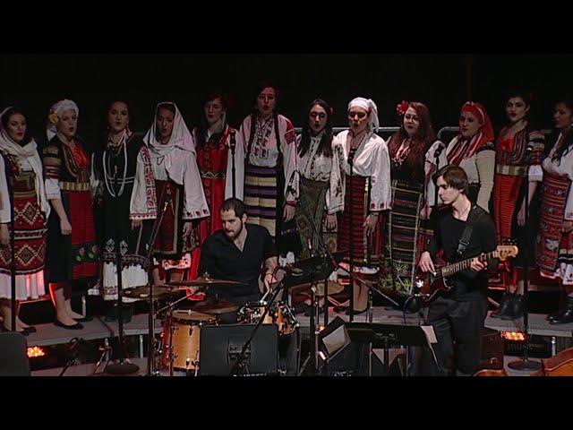 Pletenitsa Balkan Choir - Gusta Mi Magla Padnala (Live at Berklee)