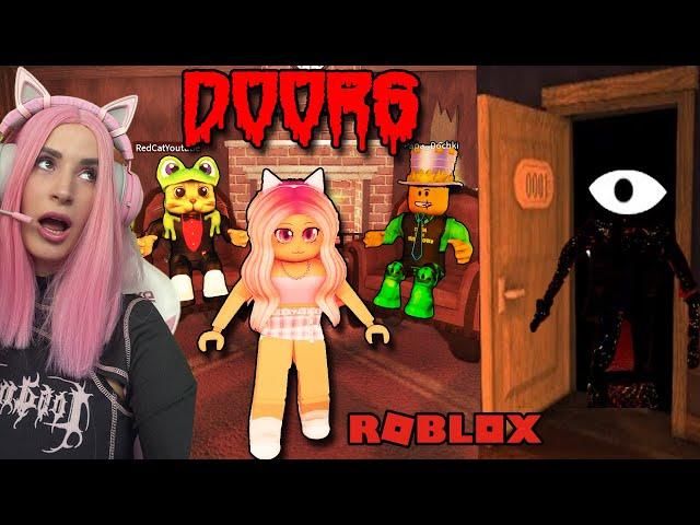 ПРОХОЖУ DOORS с Red Cat и ПАПА  И ДОЧКИ  ПОБЕГ от СИКА Roblox