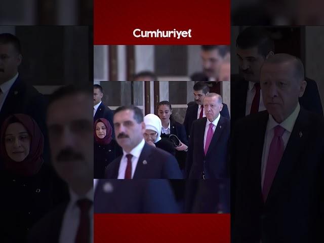 Emine Erdoğan'ın pardesüsü gecikince koruması sinirden çılgına döndü