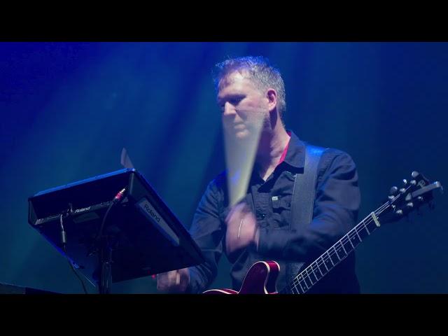 New Order - The Perfect Kiss (Live at Alexandra Palace)