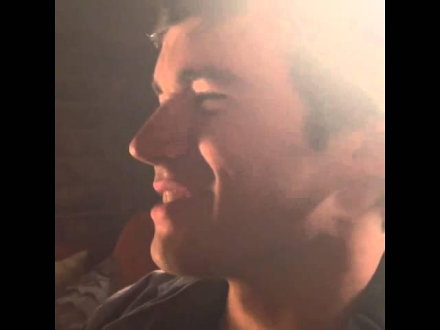 Ian Harding sings for Lucy Hale on PLL set | 8July2013