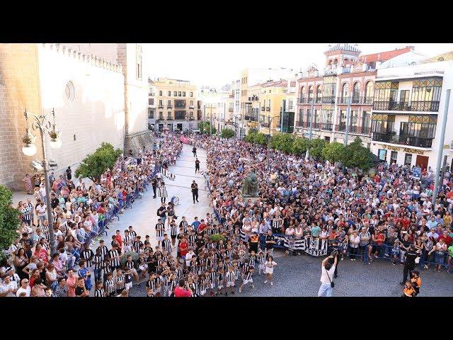 LOS PACENSES CELEBRAN EL ASCENSO DEL CD.BADAJOZ