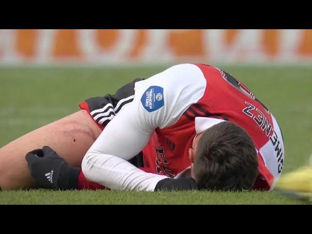 Feyenoord vs PSV: así quedó la pierna de Santiago Giménez tras recibir una entrada de expulsión