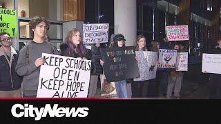 Students rally to save  South Surrey White Rock Learning Centre