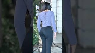 prank sendal cewek cantik ini kebingungan #funnyshorts #jokerprank #shorts