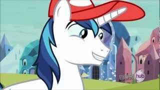 Ms. Peachbottom Flirts with Shining Armor - Games Ponies Play