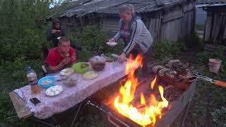 Возмущение Юрка что попал в кадр.