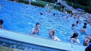 Schwimmbad! :D &Nina geht ab!