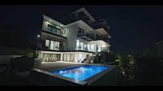 4+1 Bedrooms Luxury Apartment For Sale in Limassol