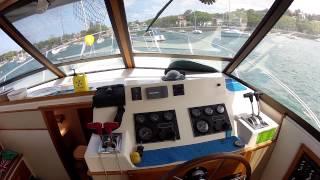 Interior walkthrough - 1989 Riviera 32 - For Sale - www.theboatbrokerage.com.au