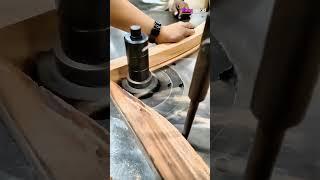 See how the spindle molder machine works#wood #carpentry #wooddesigner