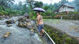 Musim Hujan Di Pedesaan, Nambah Betah dan Bikin Ketagihan, Kampung Indah Lereng Gunung Dekat Sungai