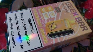 Strawberry Banana by Geek Bar | Pulse | 12/28/24 | Disposable Rechargeable Device Vape Review