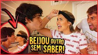 ELA BEIJOU OUTRO SEM SABER!! - TROLLANDO NAMORADA [ REZENDE EVIL ]