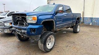 Copart Walk Around 12-12-22 Indianapolis!! Lifted Monster GMC 2500 Duramax!